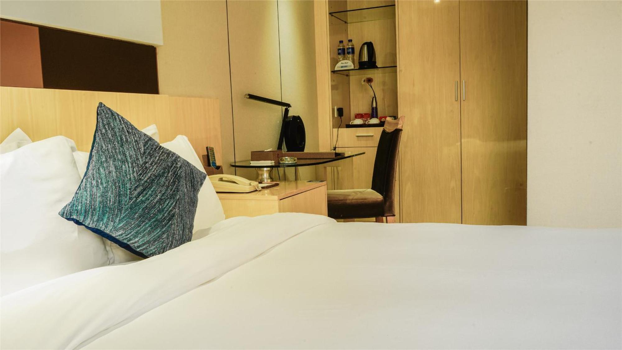 Paco Hotel Ouzhuang Metro Guangzhou-Free Shuttle To Canton Fair מראה חיצוני תמונה